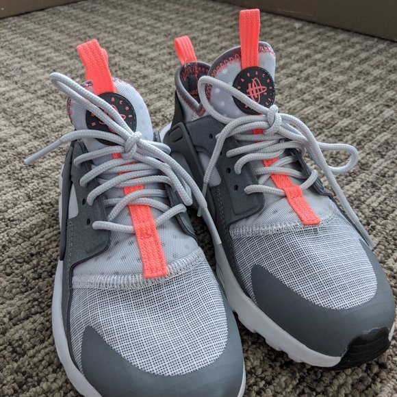Nike Shoes - Nike Huarache